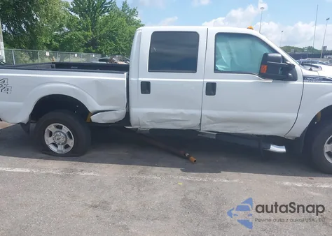 2016 Ford F-250 Xlt z USA, uszkodzony, nr VIN 1FT7W2B64GEC48677